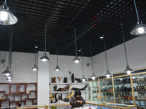 ���̰���