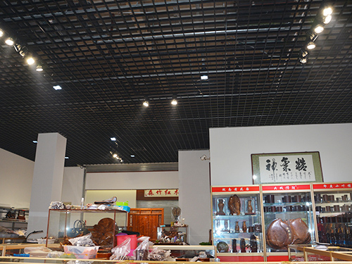 ���̰���